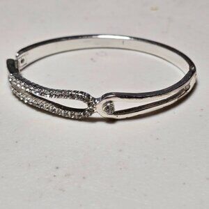 Silver Tone Blingy with Locking Clasp Bracelet